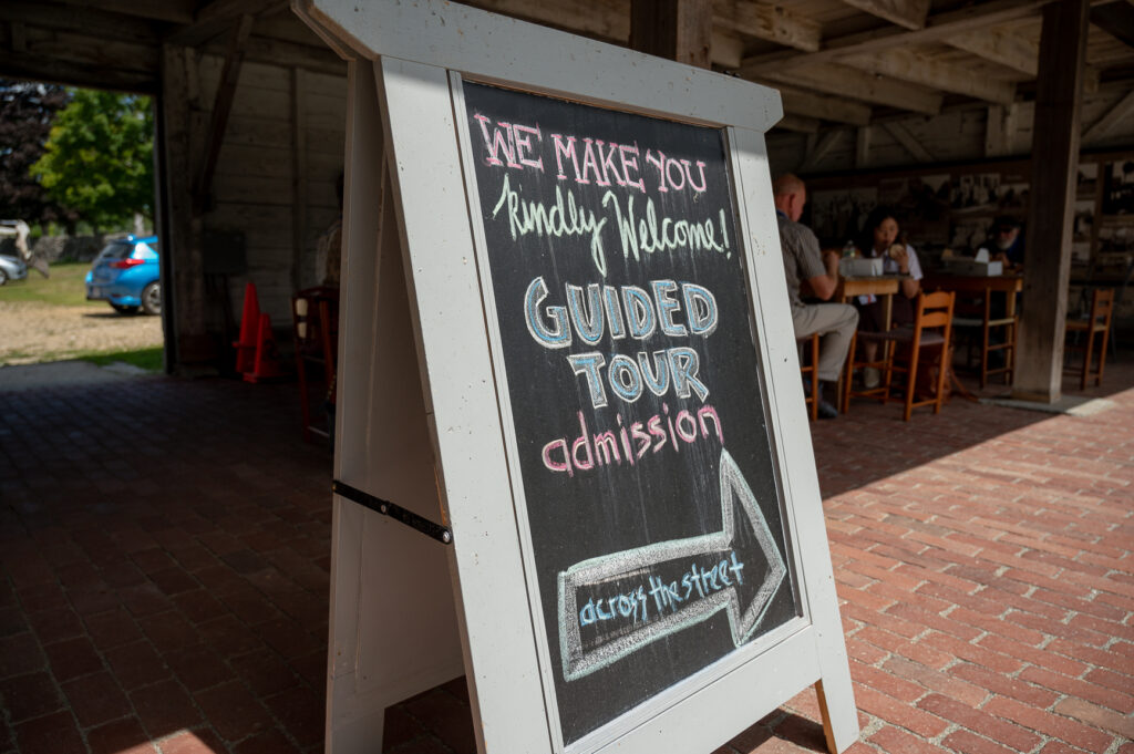 Guided Tour Sign FV